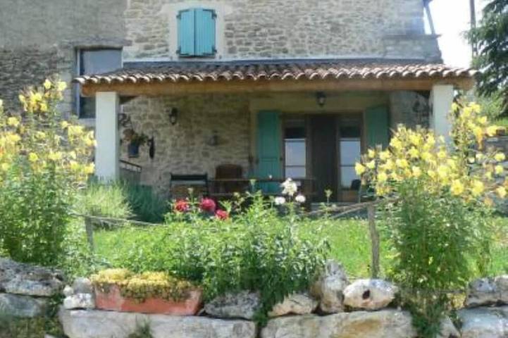 Gîte pour 6 personnes, avec Terrasse et Jardin