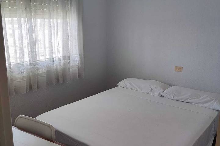 Ganze Wohnung, Apartment facing the sea, with private access to the beach and pool. in Sueca, Costa de Valencia