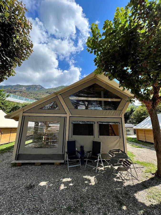 Camping für 4 Personen, mit Ausblick und Seeblick sowie Garten, kinderfreundlich am Comer See - 4