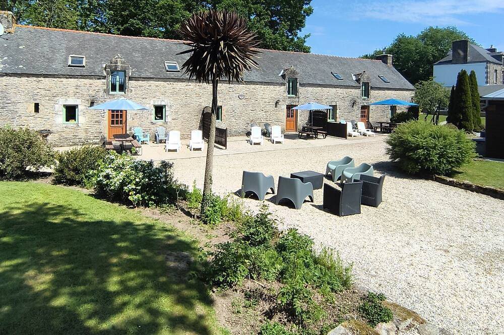 Orchard Cottage, 4 couchages avec piscine chauffée partagée dans un cadre magnifique rural in Camors, Région de Lorient
