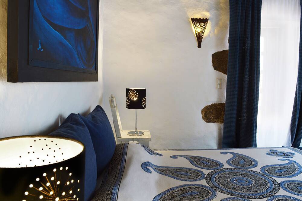 Apartamento entero, Stylish getaway with secluded Patio in lava Finca in Uga, Yaiza