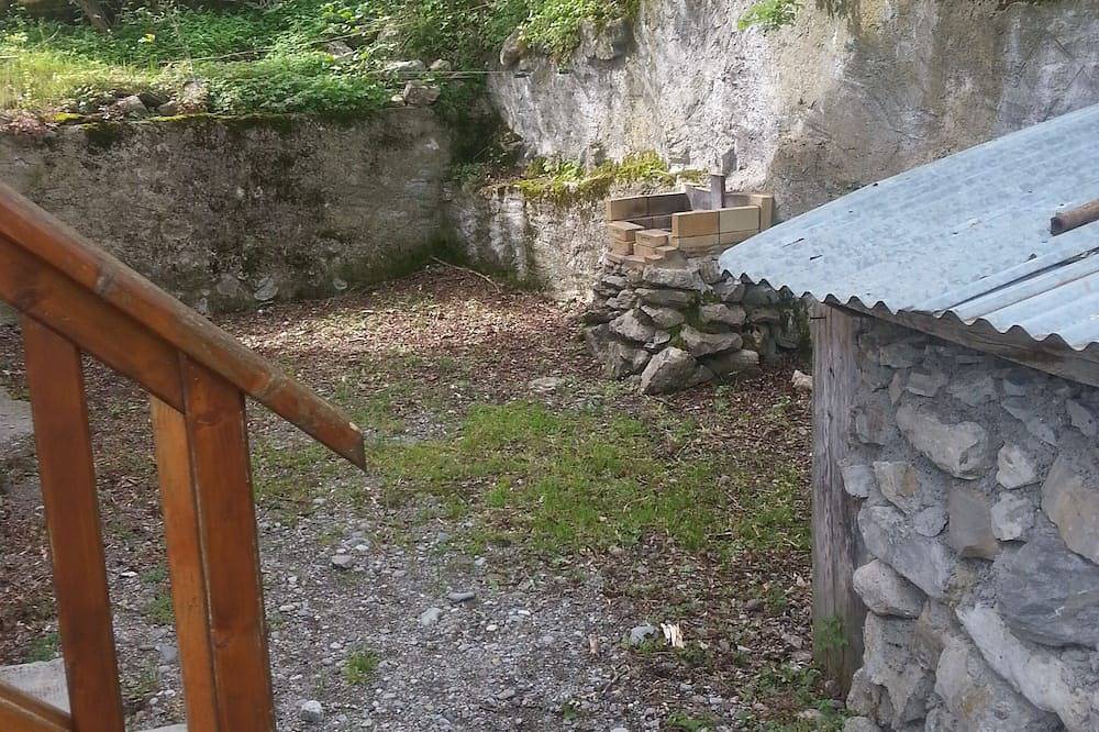 Chalet de charme avec vue sur les montagnes, aux portes des Ecrins, 3 chambres in Le Glaizil, Parc national des Écrins