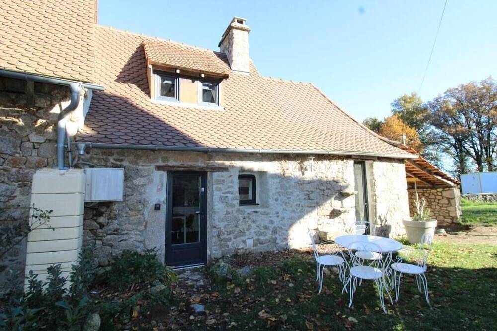 Maison de campagne rénovée Animaux de compagnie acceptés in Saint-Mamet-la-Salvetat, Région d'Aurillac