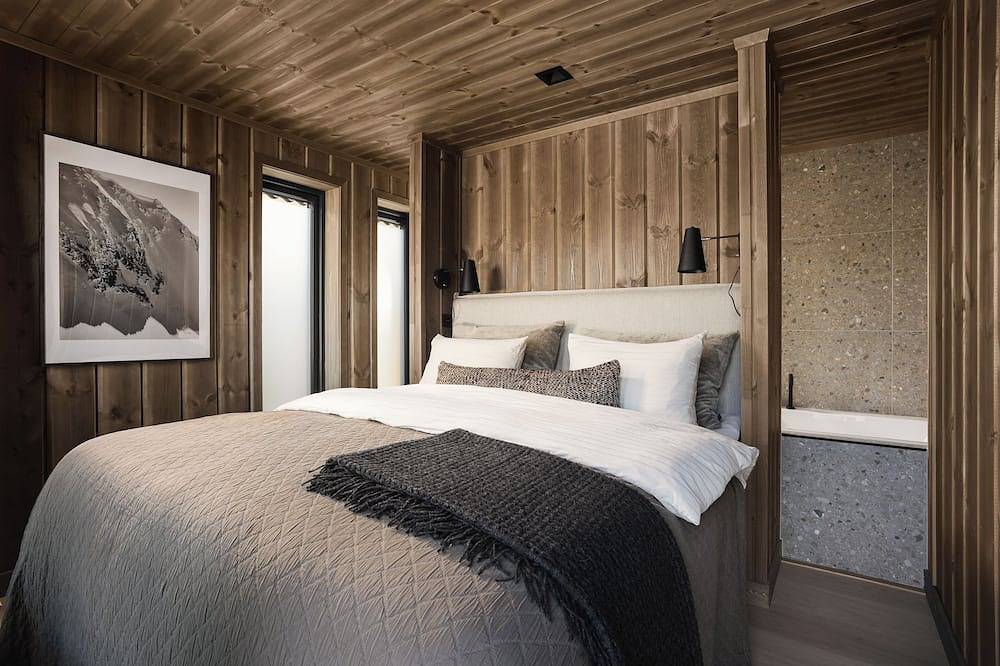 Villa Lakehouse Cedar with sauna, jacuzzi & boat (optional) in Vråvatn, Kviteseid