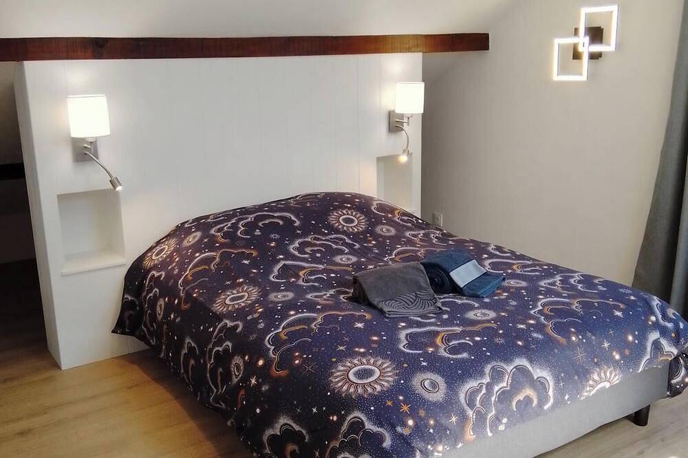 Entire apartment, Lake and stars, New T2 in Savines, fully renovated in Savines-le-Lac, Écrins National Park