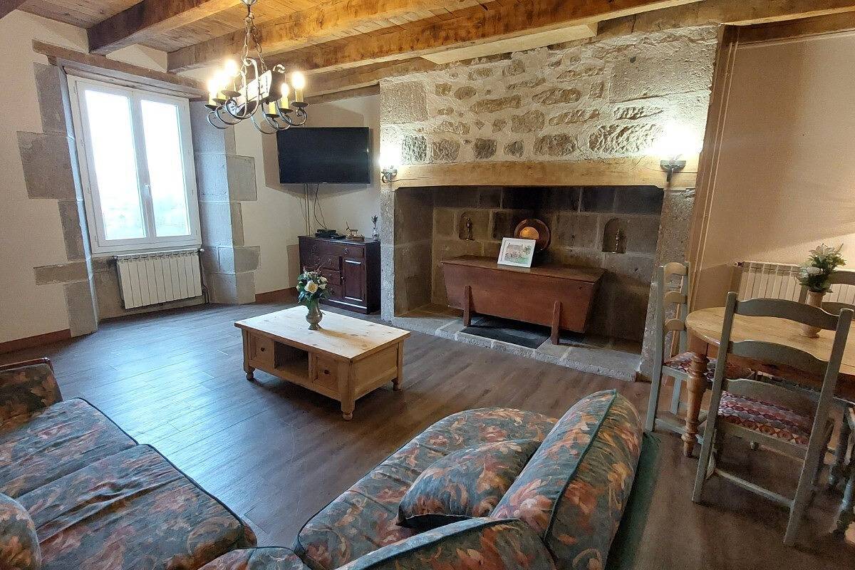 Grand gite 12 personnes proche du lioran in Thiézac, Región de Aurillac