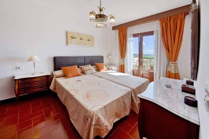 Sol y Campo (with wifi) 10 min from the beach in Ariany, Majorca Center