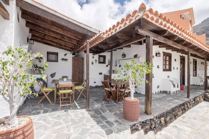 Gîte pour 4 personnes, avec Balcon et Terrasse ainsi que Jardin et Vue dans Tamaimo - 3