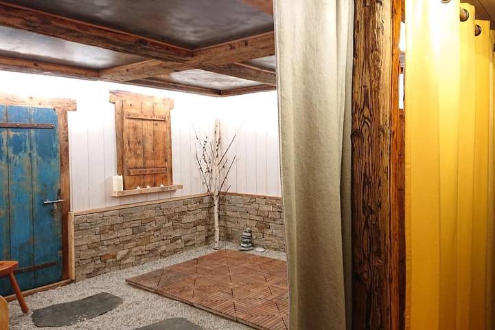 Gîte pour 2 personnes, avec jacuzzi et sauna ainsi que jardin et terrasse, animaux acceptés à Collonges-sous-Salève - 4