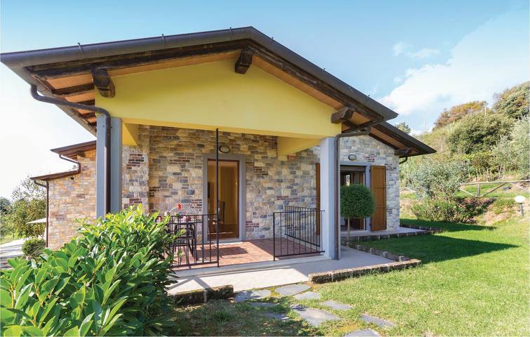 Luxuriöses 2BDR Apartment mit Pool & Parkplatz in Massarosa, Italienische Riviera