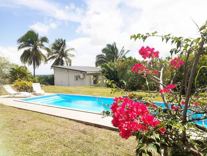 Maison de vacances pour 3 personnes, avec jardin ainsi que piscine et vue