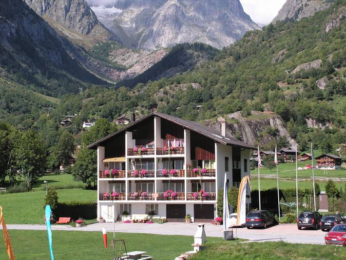 Ferienwohnung für 4 Personen, mit Balkon und Garten sowie Sauna
