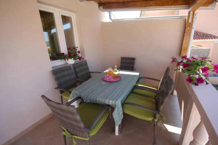 Ganze Wohnung, Apartment Rustica mit 2 Schlafzimmern in Ljubač (Dalmatien), Zadar