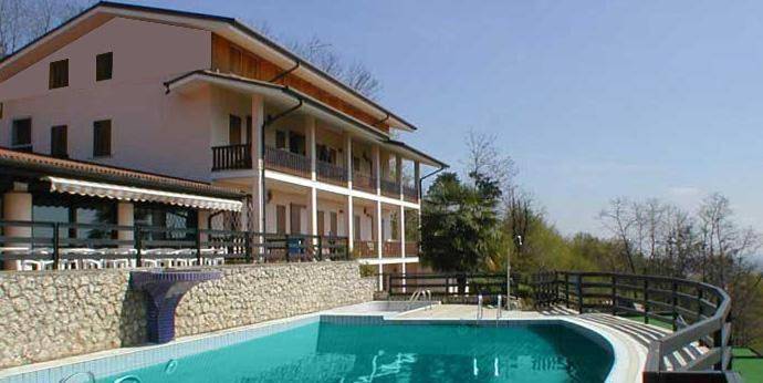 Appartamento per 2 persone, con Balcone e Terrazza nonché Giardino e Piscina a Montebelluna