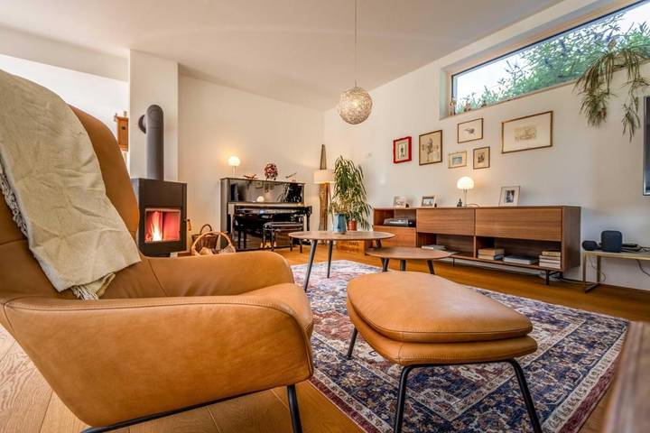 Ferienhaus für 7 Personen, mit Balkon und Whirlpool sowie Terrasse und Garten in Herrsching