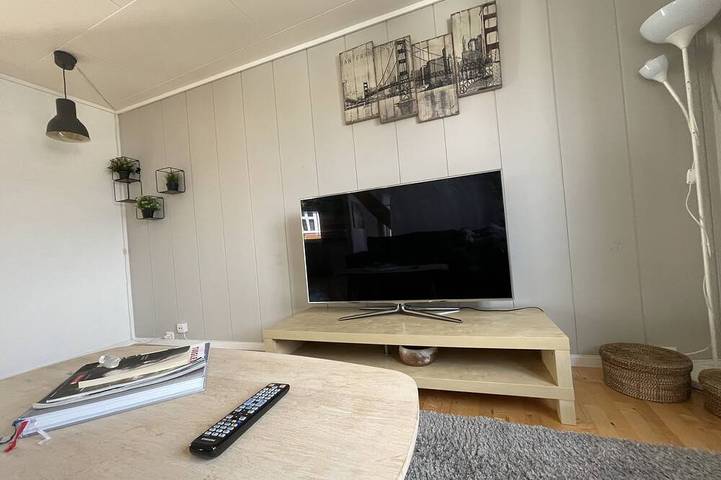 Appartement entier, Stavanger BnB 10 Nicolas « Parking et terrasse généreuse » in Storhaug, Stavanger