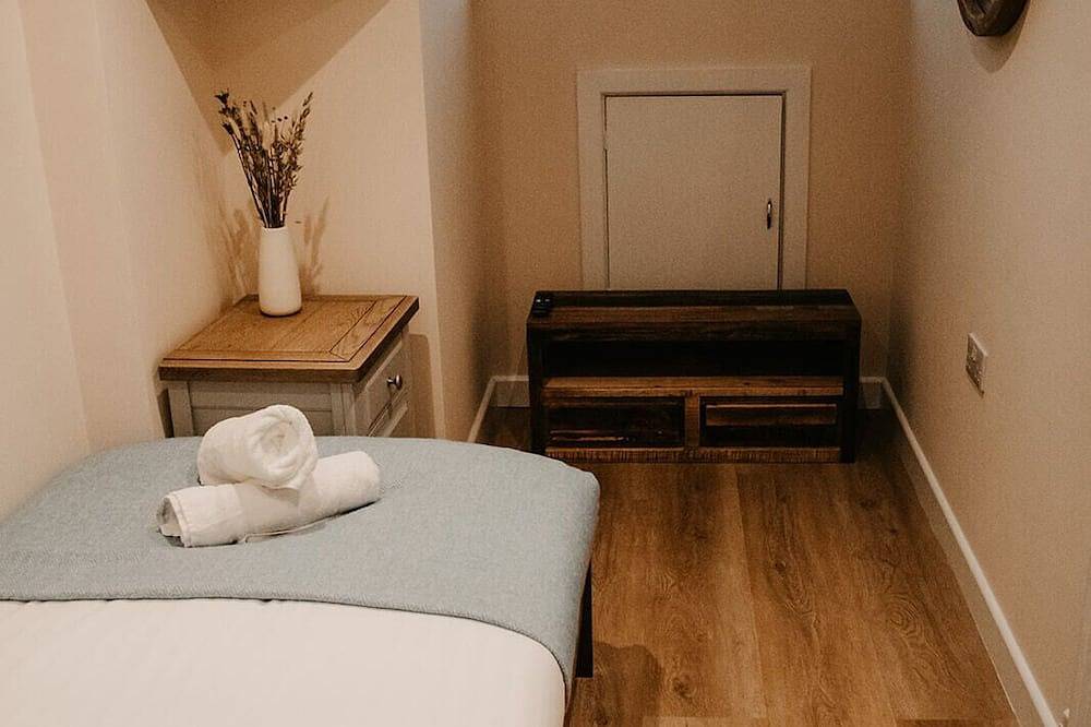 The Milling Cottage with Hot Tub, Ulverston in Ulverston, Lake District