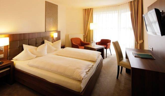 Hotel für 4 Personen, mit Terrasse und Whirlpool sowie Garten und Pool in Bad Grönenbach - 4