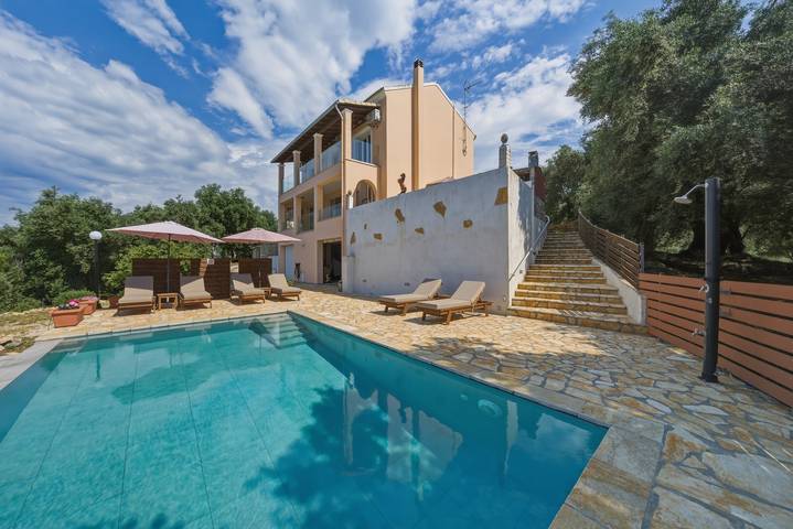 Villa for 7 personer, med Balkon og Have i Korfu
