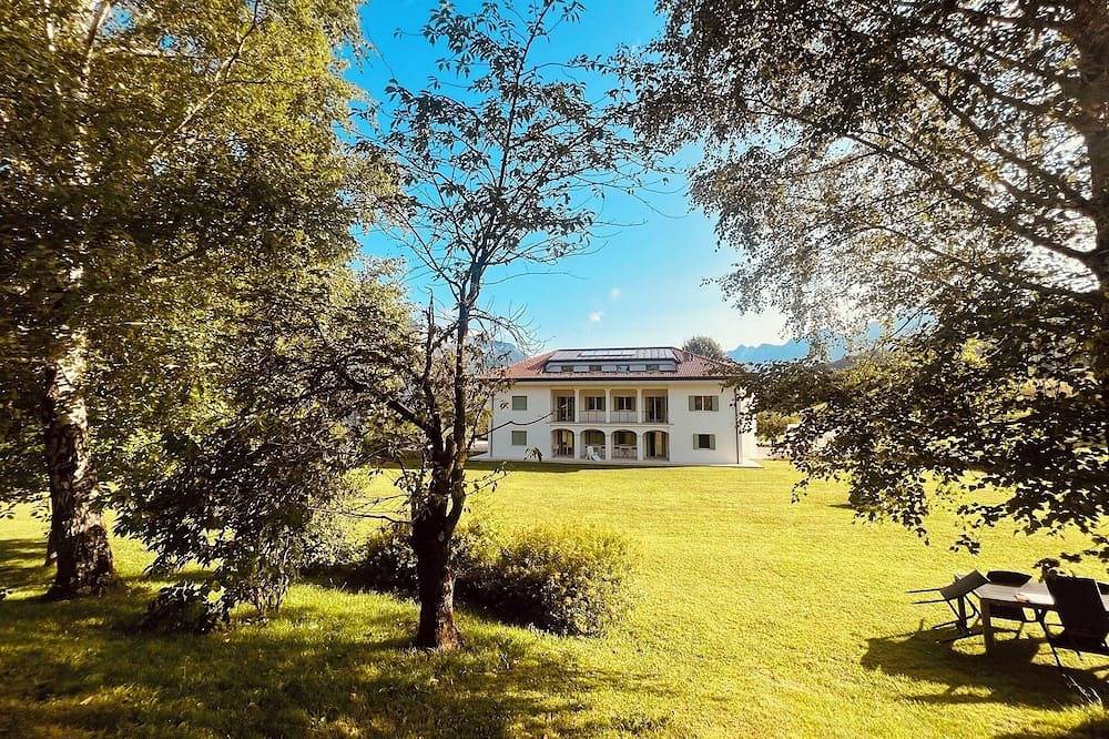 Apartamento entero, Court of Saints suite Cortina 2026 in Belluno, Carnic Prealps