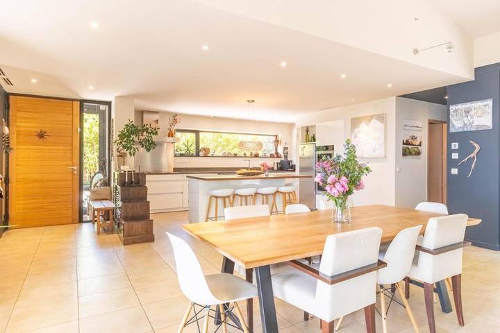 Location de vacances pour 10 personnes, avec Terrasse et Jardin ainsi que Piscine et Vue à Séguret - 3