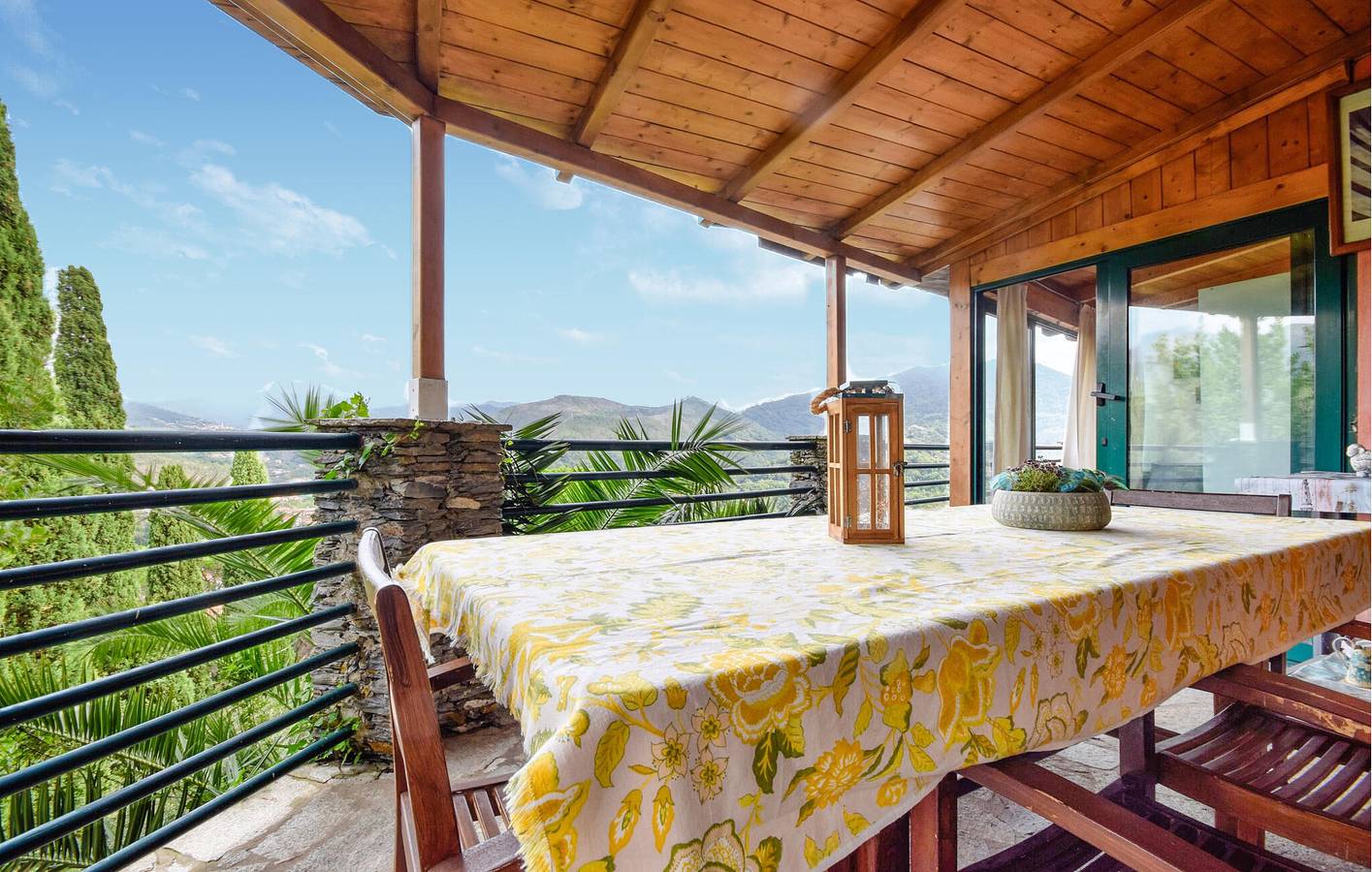 Appartamento intero, Accogliente appartamento con terrazza giardino, parcheggio e WiFi - vicino a pizzeria e centro città in Casarza Ligure, Riviera di Levante