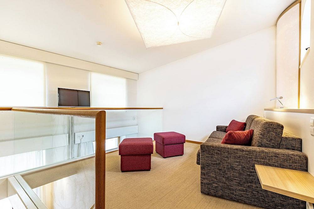 Ganze Wohnung, Apartment am Wasser mit Hausfloß und Sauna zur Dauermiete (ab 3 Monaten) in Brandenburg an der Havel