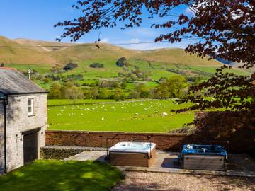 Cottage for 23 People in Cumbria, North West England, Photo 2