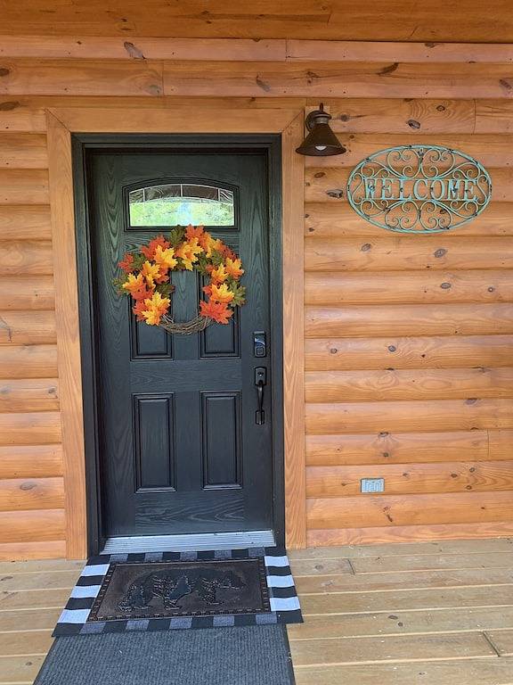 Log Cabin for 6 Guests in Douglas Lake, Sevier County