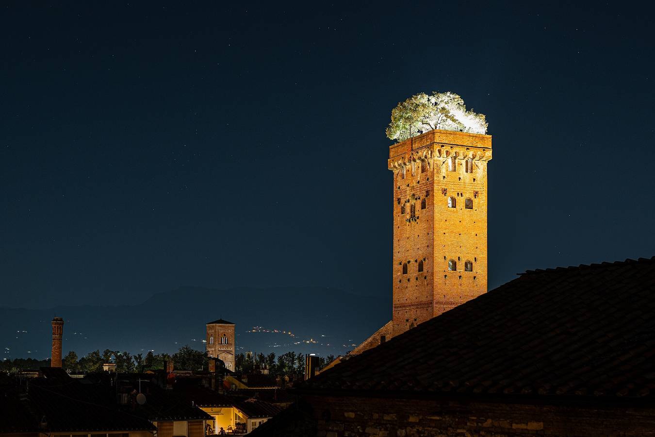 Entire apartment, Apartment 'Residenza Altana Lucca' with Private Terrace, Wi-Fi and Air Conditioning in Lucca, Lucca Province