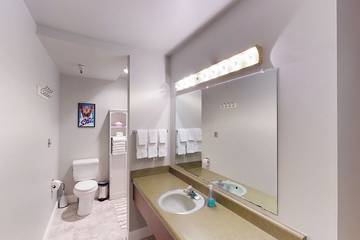 Vacation Apartment for 2 Guests in Anchorage, Alyeska, Picture 1