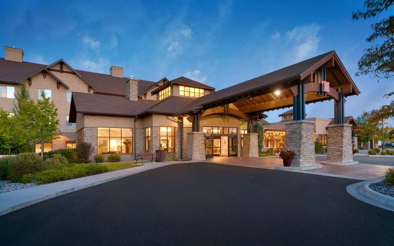 Hôtel pour 4 personnes, avec piscine ainsi que terrasse et jacuzzi