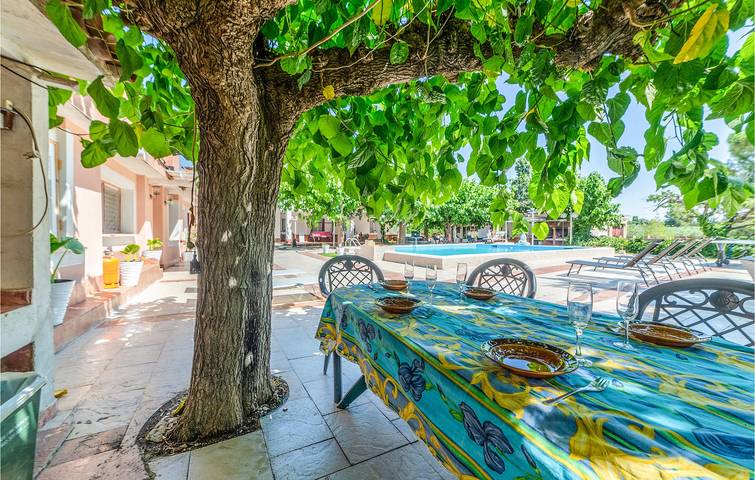 Location de vacances pour 8 personnes, avec terrasse et piscine à Reus - 2