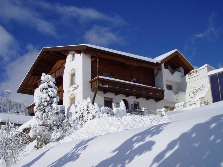 Pension voor 4 personen, with Terras and Tuin as well as Uitzicht in Fiss
