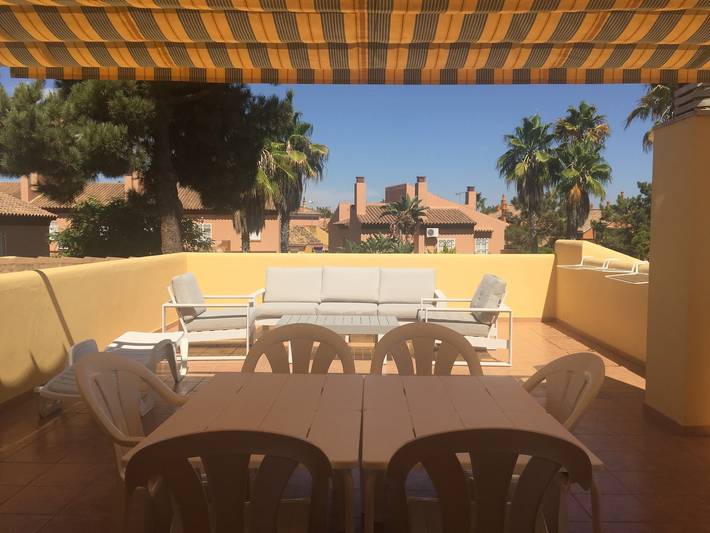 Location de vacances pour 4 personnes, avec bassin pour enfant et jardin à Lepe