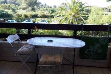 Gîte pour 4 personnes, avec balcon dans Office De Tourisme De La Croix Valmer