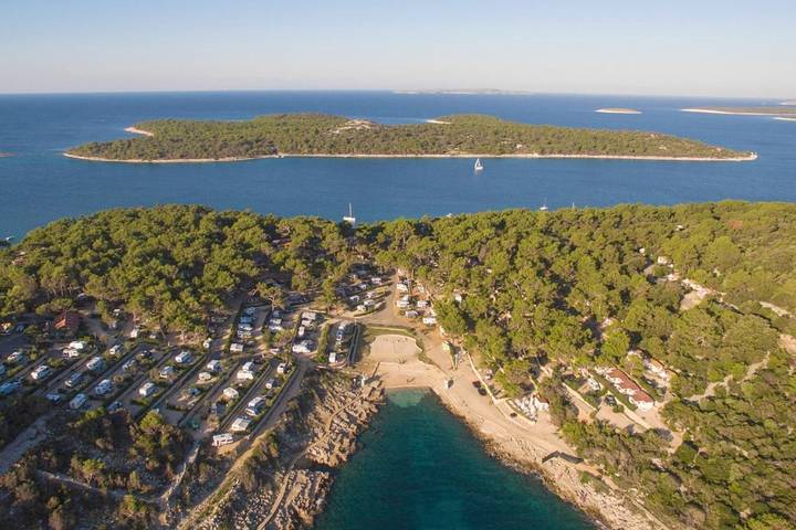 Camping pour 6 personnes, avec terrasse et jardin dans Losinj - 3