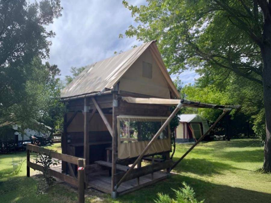 Camping  Villages Rives d'Olt et Aubrac - Accommodatie 2 personen - Cyclo-tent 1 slaapkamer 2 personen in Saint-Geniez-d'Olt-et-d'Aubrac, Parc naturel régional de l'Aubrac