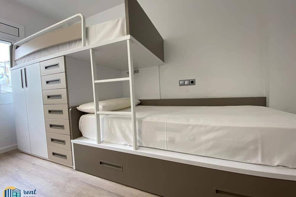 Entire apartment, Apartment Bluedream in S'Agaró for 5 people with wifi, air and pool in S'Agaró, Platja d'Aro