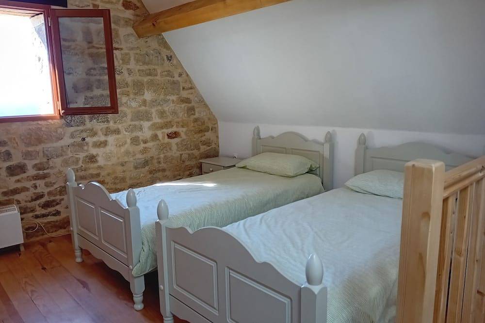 Maison de Ville avec Cour terrasse, au Cœur de la Bastide de Domme in Domme, Périgord Noir
