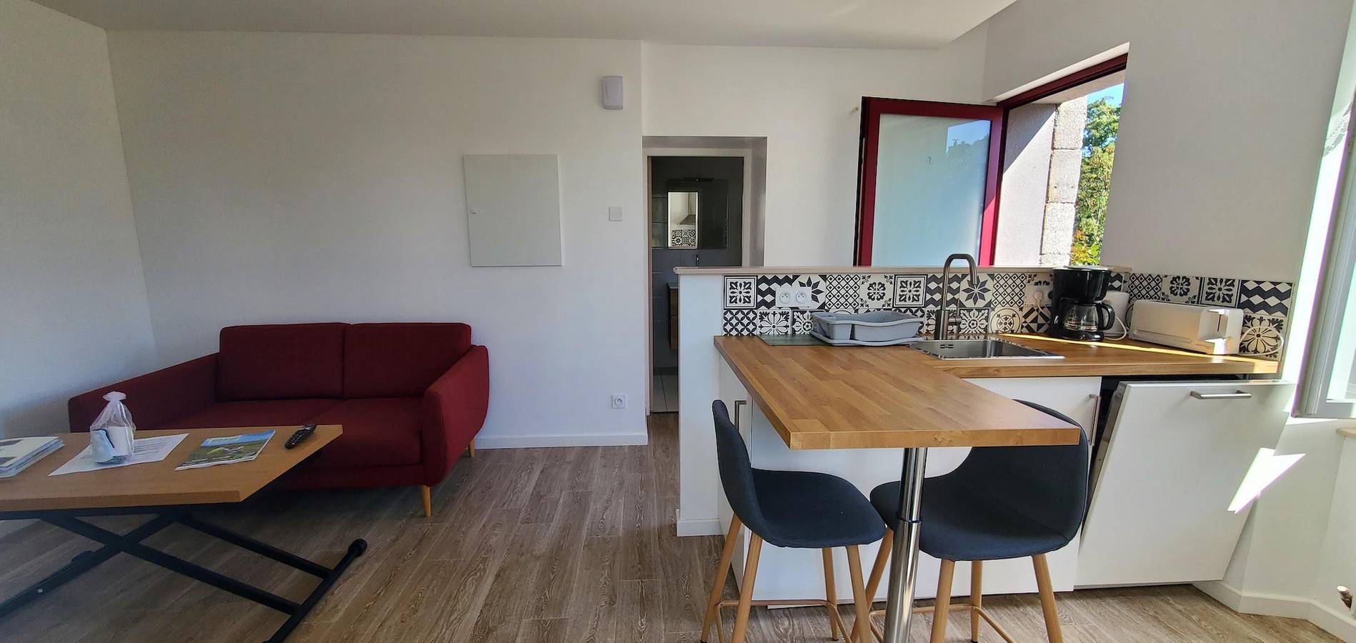 Appartement entier, Appartement de vacances pour 2 personnes avec terrasse in Murol, Parc naturel régional des Volcans d'Auvergne