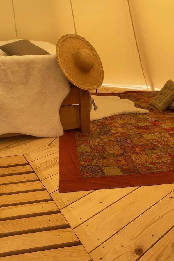 Gîte pour 2 personnes, avec Terrasse ainsi que Jardin et Vue à Glanville