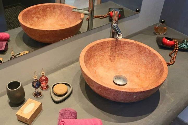 Location de vacances pour 5 personnes, avec jardin et terrasse ainsi que jacuzzi et piscine à Prémian - 4