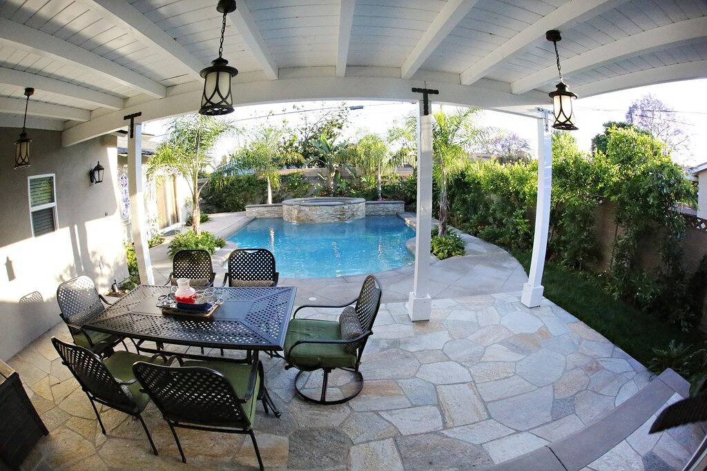 In hohem Grade verbessert, 5 Bett, 4. 5 Ba, neuer Pool w / Jacuzzi, 1/2 Meile zu Disney gehen in Anaheim, Orange County