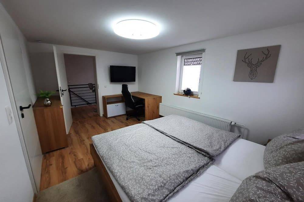 House Chiara - vacation home, shower, Wc, 3 bedrooms in Bad Kissingen, Rhön-Bayern