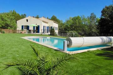 Location de vacances pour 12 personnes, avec jardin, animaux acceptés à La Verdière