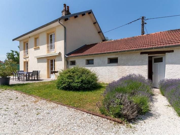 Gîte pour 9 personnes, avec jardin, animaux acceptés dans Jussey