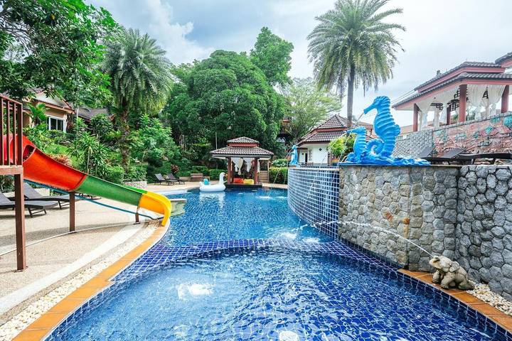 Bungalow für 2 Personen, mit Garten und Ausblick sowie Pool und Kinderpool in Phuket