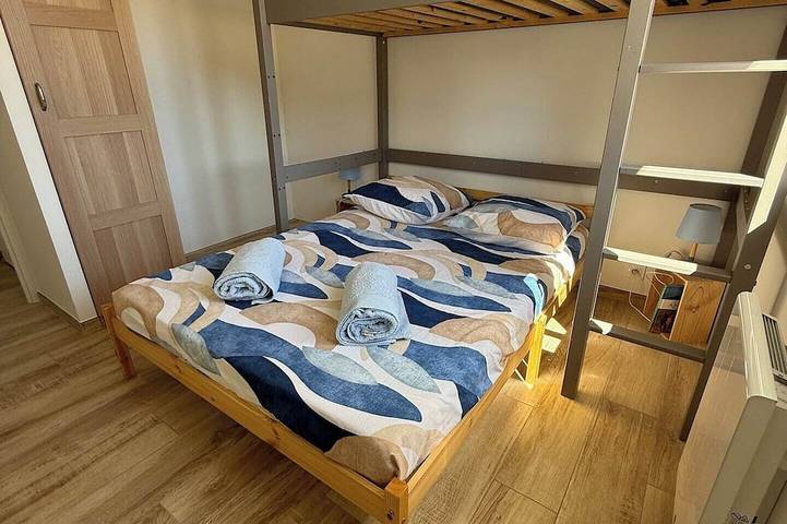 New home in the heart of the Médoc—4 bedrooms, garden, beaches 20 minutes away in Lesparre-Médoc, Regionaler Naturpark Médoc