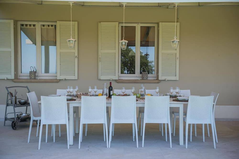 Villa Selene - Private Villa, 5 Zimmer, Pool, Klima, Wlan, Meerblick, Marken in Pesaro, Valle del Metauro